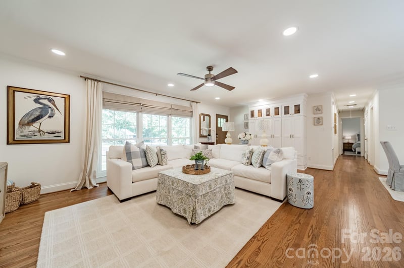4865 Oglethorpe Pl, Charlotte, NC 28209