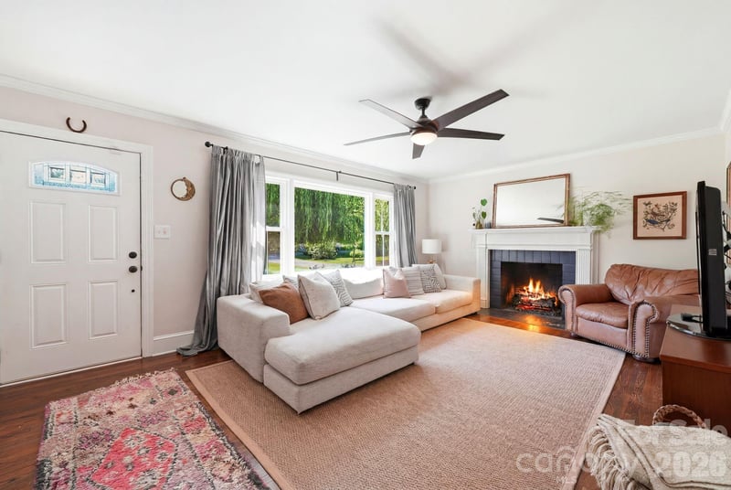 6409 Woodland Cir, Charlotte, NC 28216