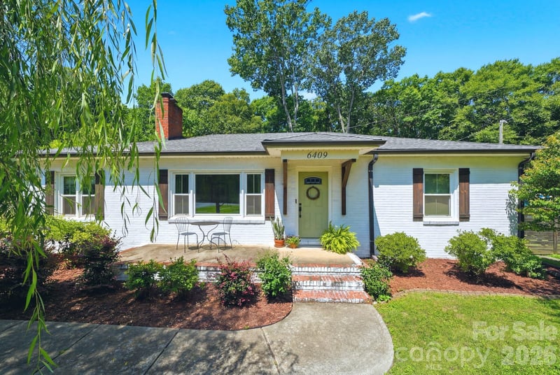 6409 Woodland Cir, Charlotte, NC 28216