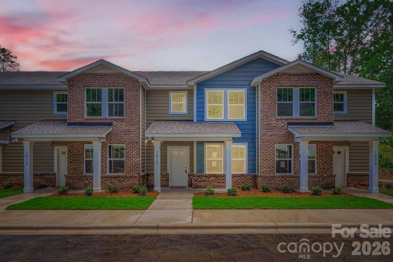 1614 Ct Brooks Cir, Charlotte, NC 28212