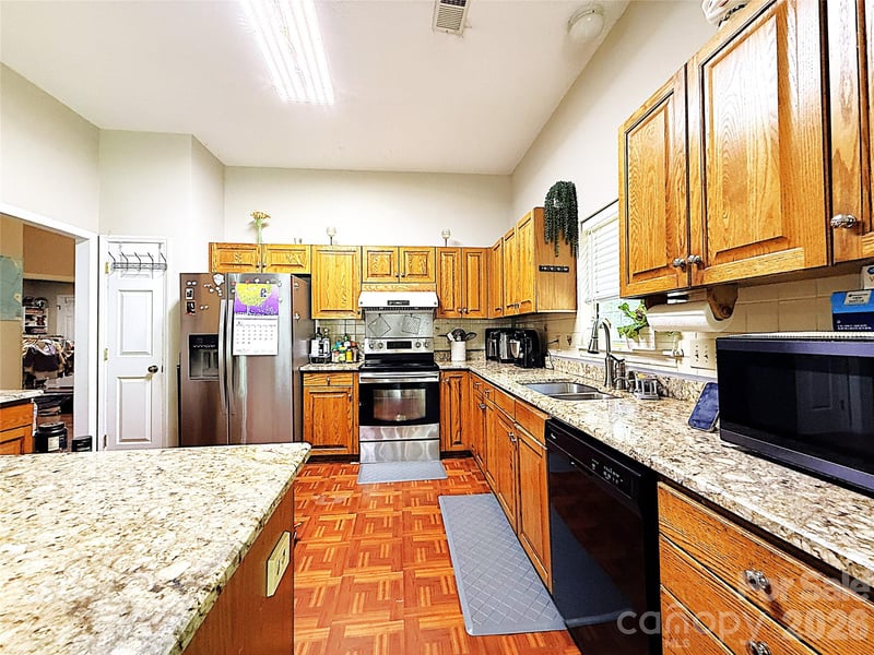 13636 Portpatrick Ln, Matthews, NC 28105