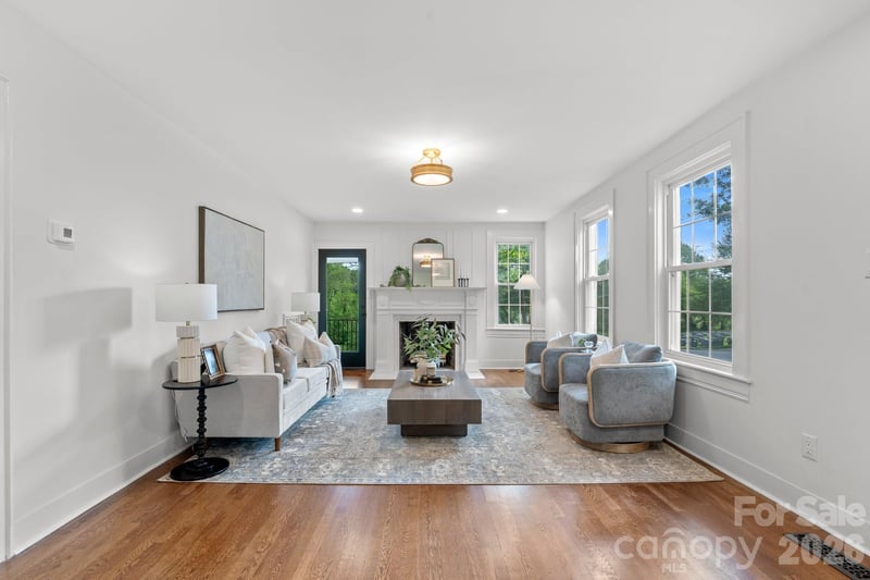 625 4th Street Dr NW, Hickory, NC 28601
