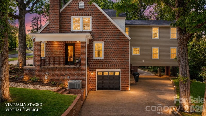 625 4th Street Dr NW, Hickory, NC 28601