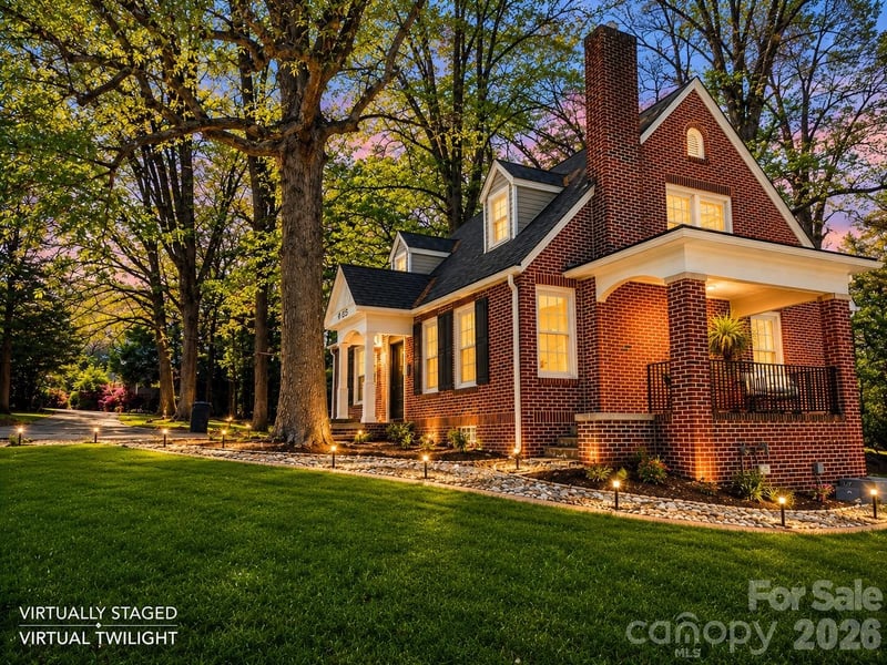 625 4th Street Dr NW, Hickory, NC 28601