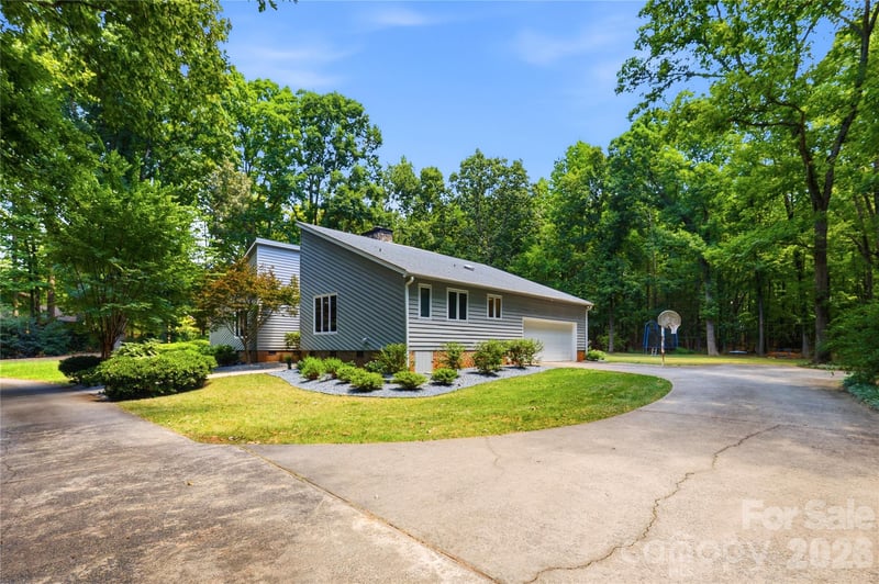 229 Cari Ln, Matthews, NC 28104