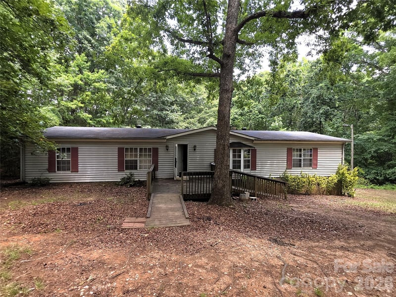 1340 Bowling Green Dr, Clover, SC 29710