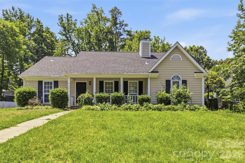 6136 Sunbridge Ct, Charlotte, NC 28269