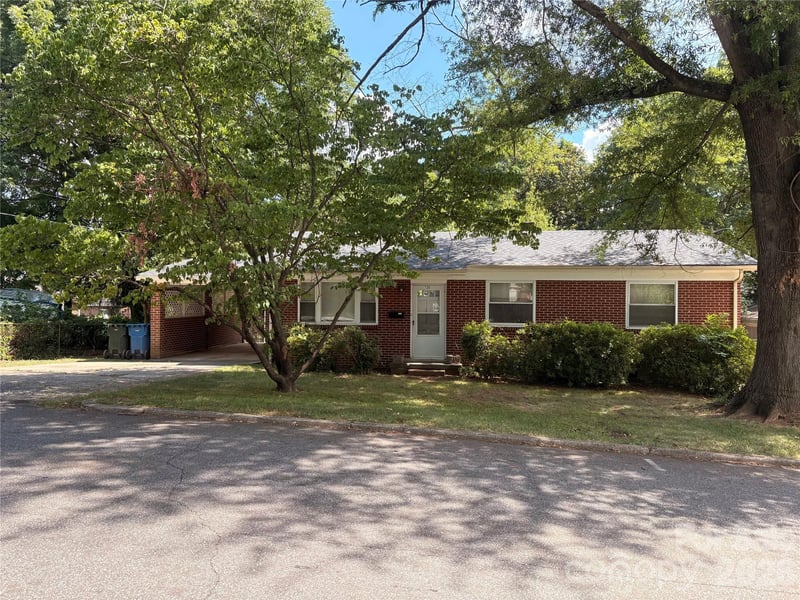 725 5th Ave SW, Hickory, NC 28602