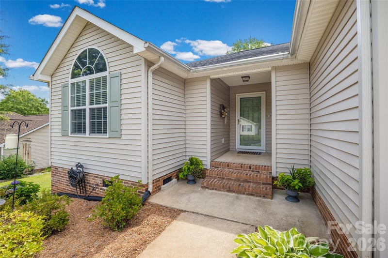 808 Chipmeadow Ln, York, SC 29745