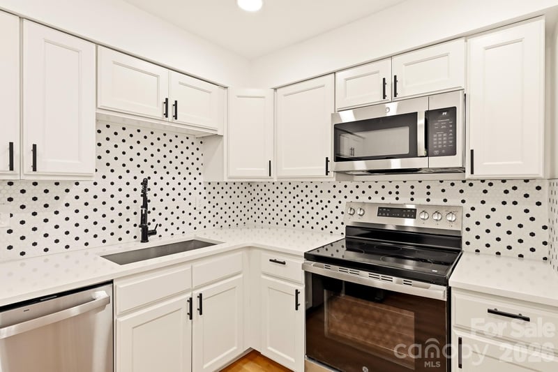 1936 Lakedell Dr, Charlotte, NC 28215