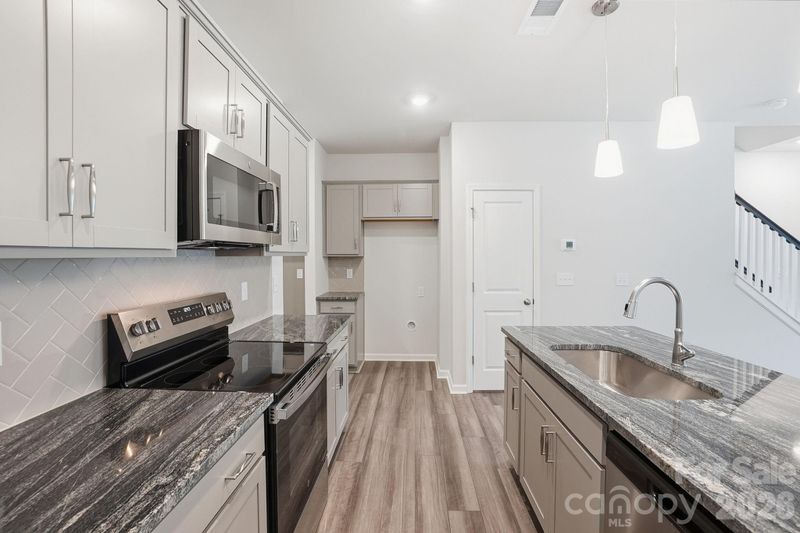 5835 Tuckaseegee Rd, Charlotte, NC 28208