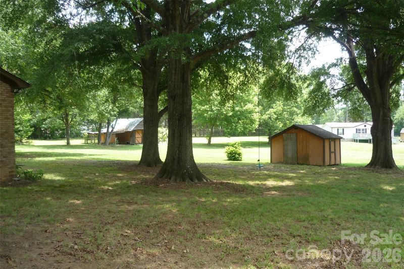 4209 Love Rd, Claremont, NC 28610