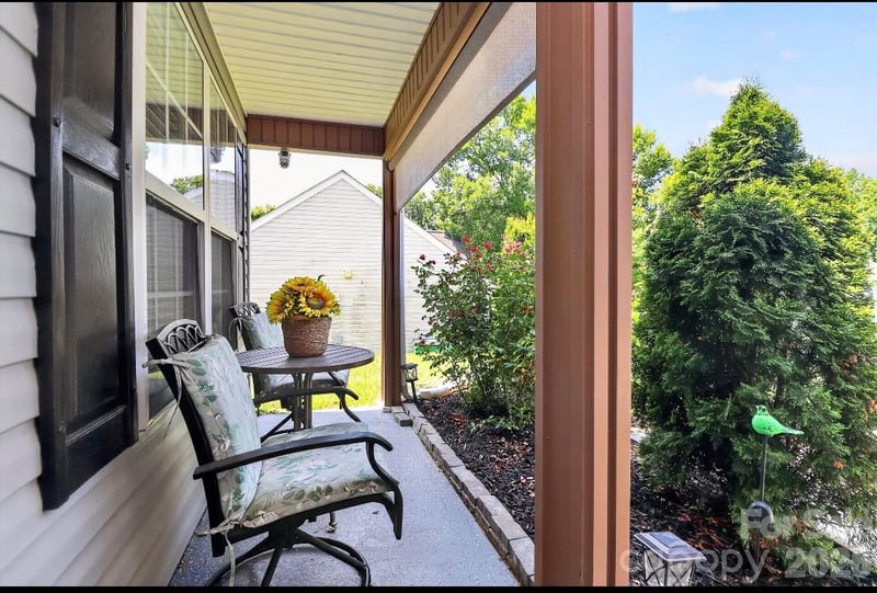 6033 Mary Blair Ln, Charlotte, NC 28214
