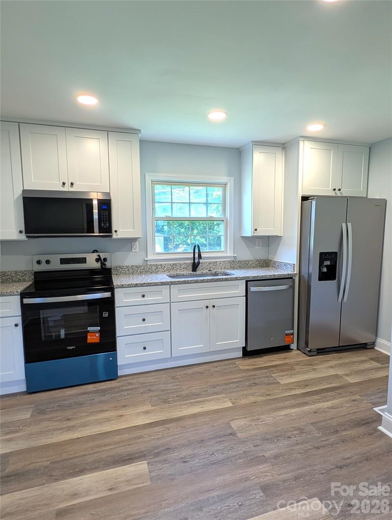 9207 Elgin Dr, Charlotte, NC 28214