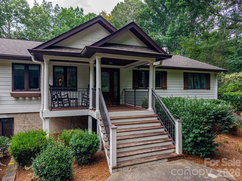2206 Hillside Dr, Dallas, NC 28034