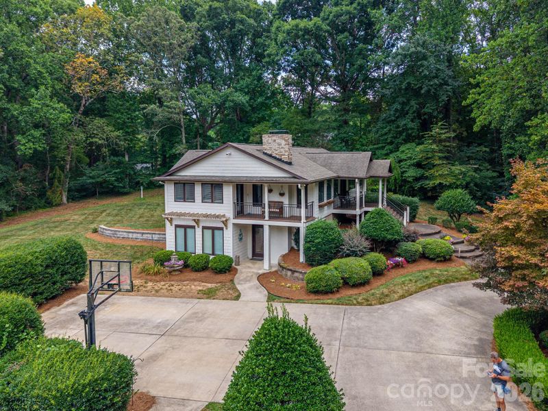 2206 Hillside Dr, Dallas, NC 28034