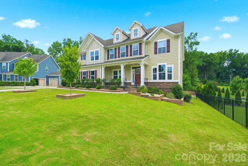 4383 Deerpark Ct, Harrisburg, NC 28075