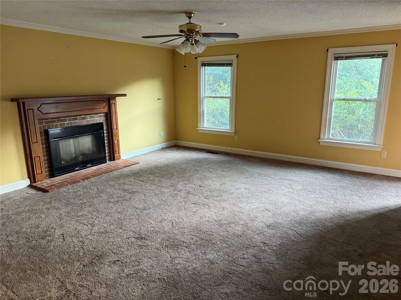 2960 8th Street Ct NE, Hickory, NC 28601