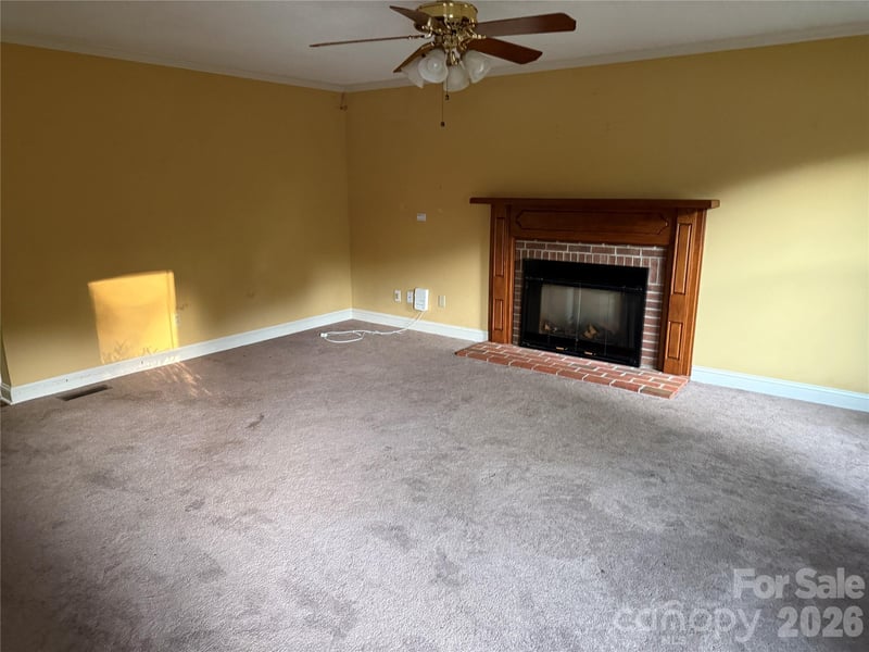 2960 8th Street Ct NE, Hickory, NC 28601