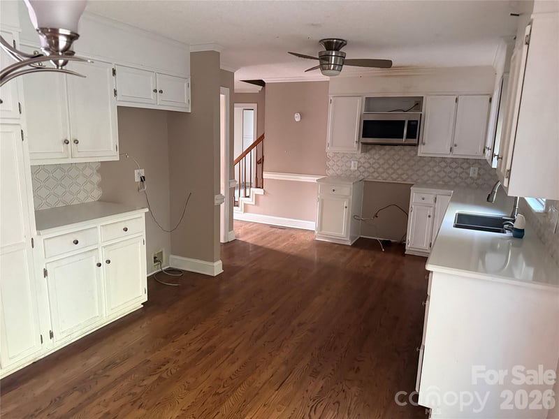2960 8th Street Ct NE, Hickory, NC 28601