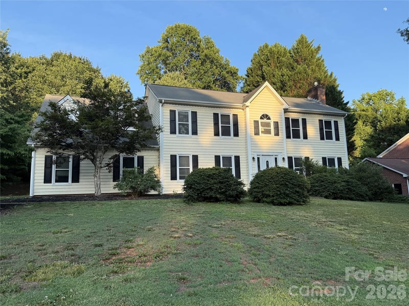 2960 8th Street Ct NE, Hickory, NC 28601