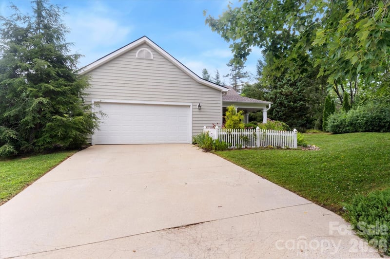 36 Sheffield Pl, Brevard, NC 28712
