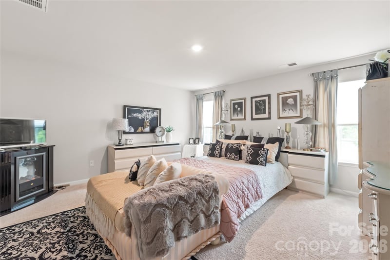 15308 Lake Ridge Rd, Charlotte, NC 28278