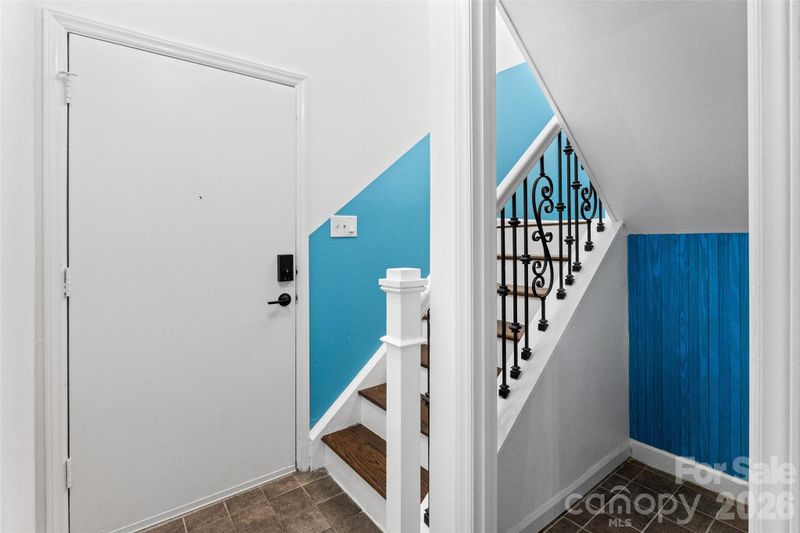 6100 Honeysuckle Ln, Charlotte, NC 28212