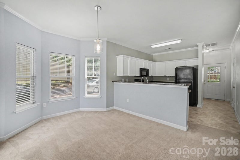 5604 Santeelah Ct, Charlotte, NC 28217