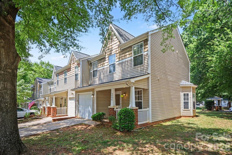 5604 Santeelah Ct, Charlotte, NC 28217