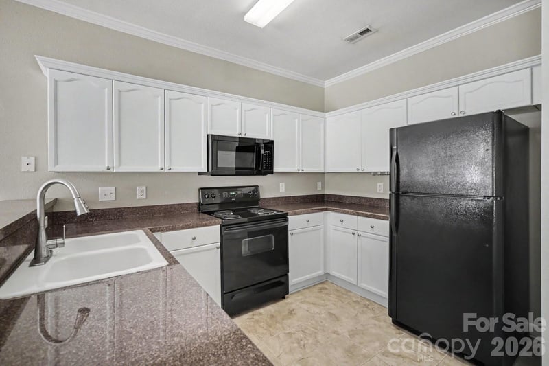 5604 Santeelah Ct, Charlotte, NC 28217