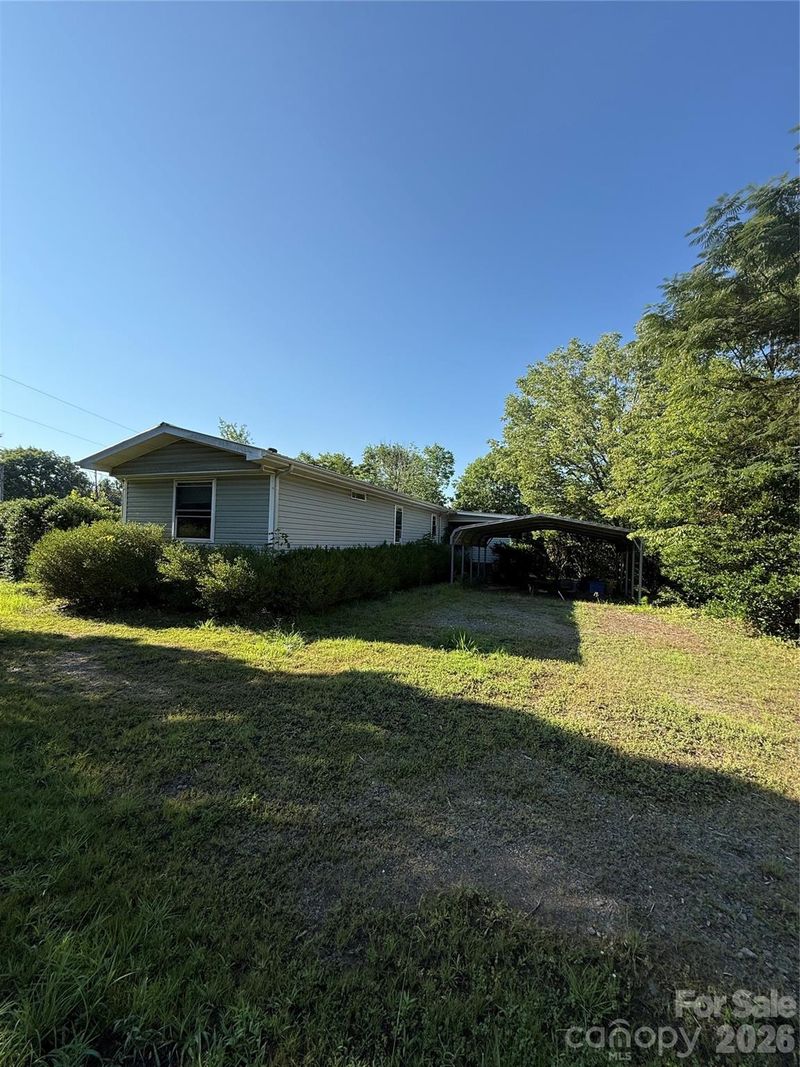 6006 Vanderhorst Dr, Concord, NC 28205