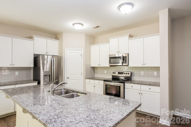 2706 Mt Holly Huntersville Rd, Charlotte, NC 28214