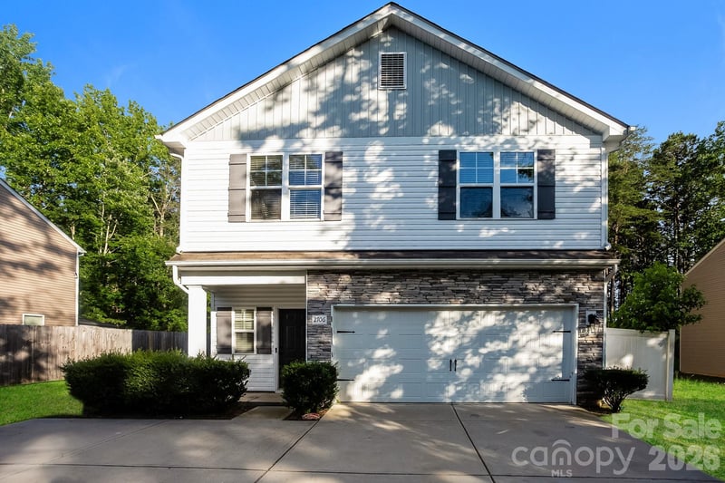 2706 Mt Holly Huntersville Rd, Charlotte, NC 28214