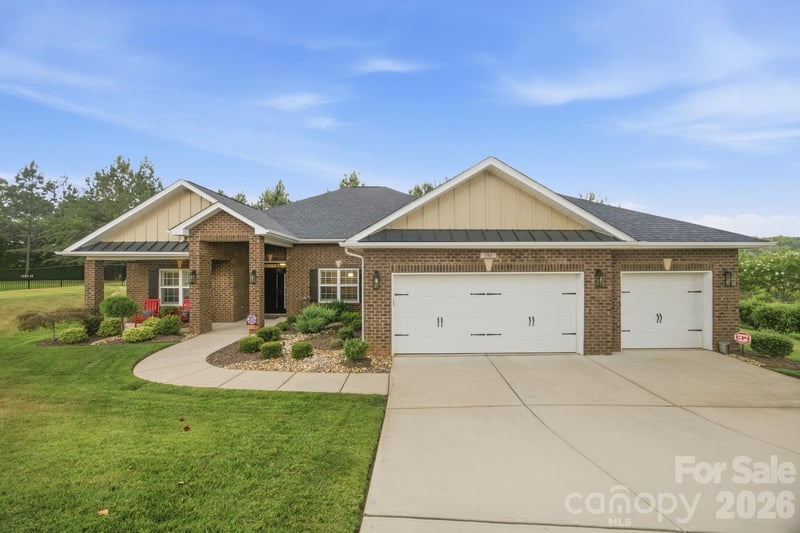 193 Hunters Hill Dr, Statesville, NC 28677