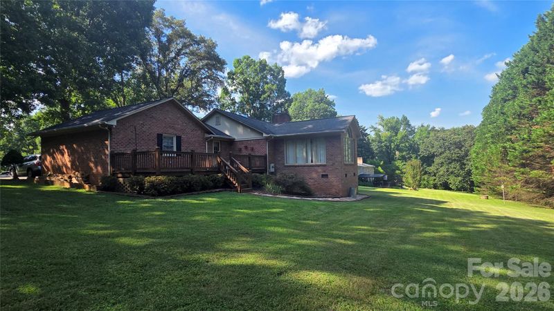 1801 Laurel Hill Dr, Lincolnton, NC 28092