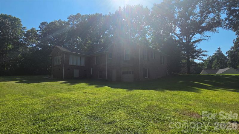 1801 Laurel Hill Dr, Lincolnton, NC 28092