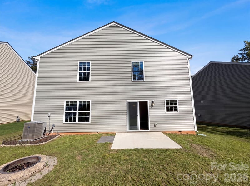 2014 Tarzi Ln, Charlotte, NC 28215