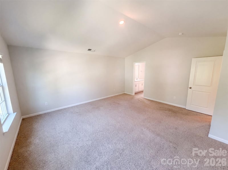 2014 Tarzi Ln, Charlotte, NC 28215