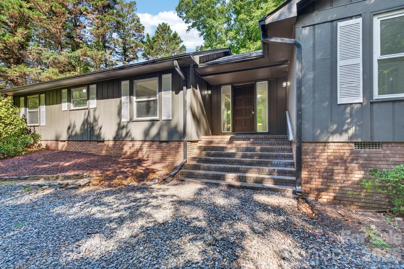 4531 Belhaven Forest Dr, Gastonia, NC 28056