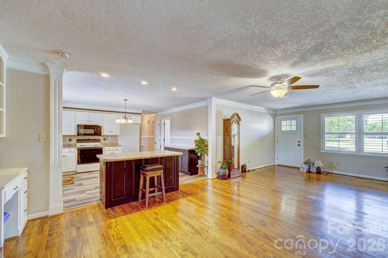 1014 Ranbar St, Cherryville, NC 28021