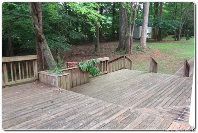 6832 Silverwood Ln, Charlotte, NC 28215