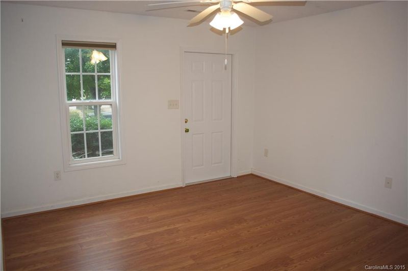 110 Steam Engine Dr #107, Mooresville, NC 28115