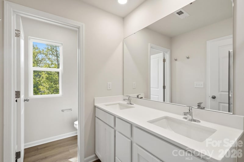 3201 Meadow Knoll Dr, Charlotte, NC 28269