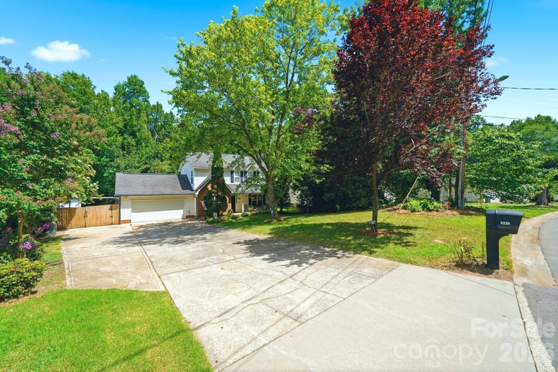 5226 Rockwood Rd, Charlotte, NC 28216
