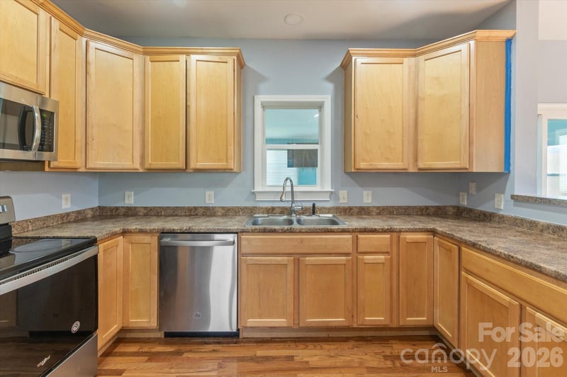 84 Poplar St, Brevard, NC 28712
