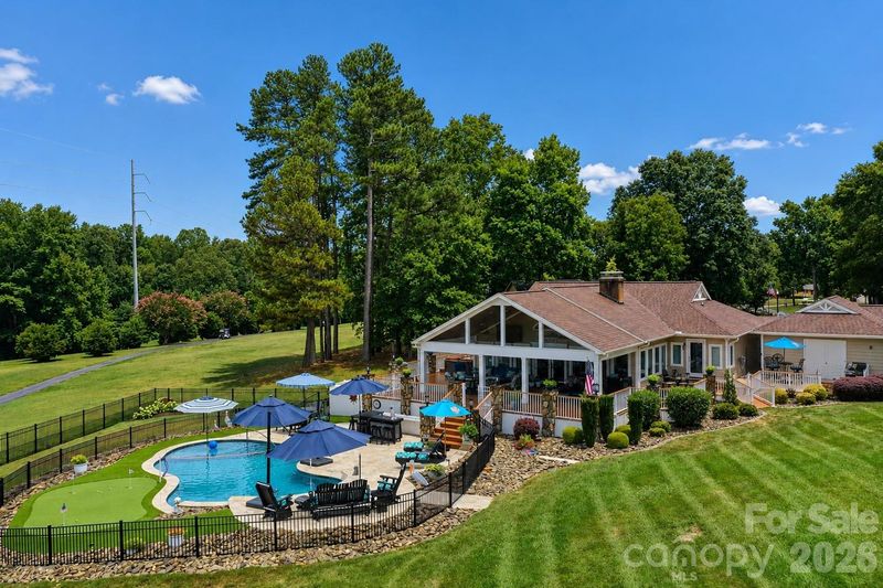 3768 Glenn Oaks Dr, Maiden, NC 28650