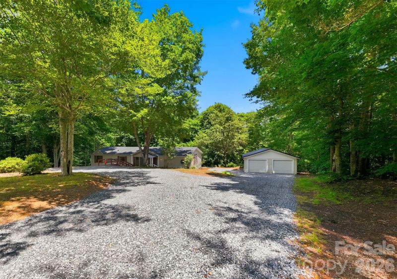 4944 Largo Ct, Conover, NC 28613