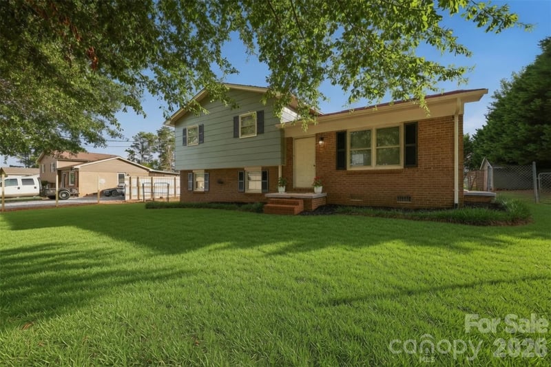1237 Venus St, Conover, NC 28613