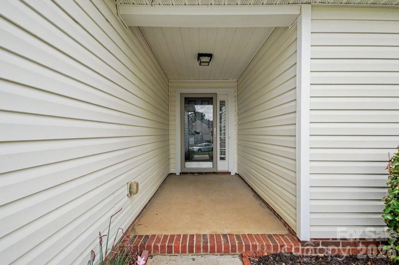 108 Briarwood Ln, Mount Holly, NC 28120